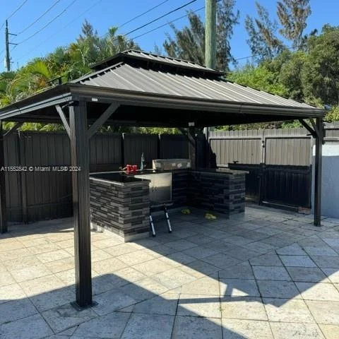 18230 NW 86th Ave, Hialeah FL 33015