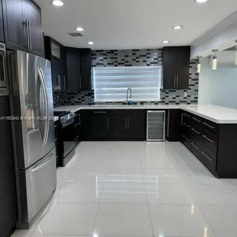 18230 NW 86th Ave, Hialeah FL 33015