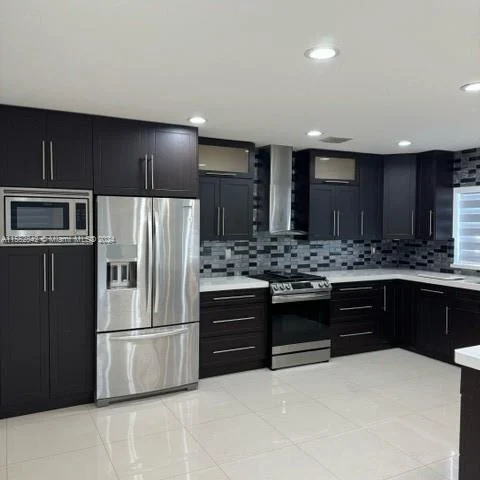 18230 NW 86th Ave, Hialeah FL 33015