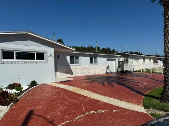 18230 NW 86th Ave, Hialeah FL 33015