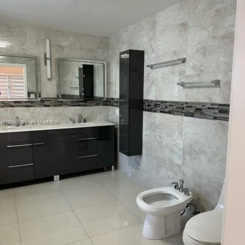 18230 NW 86th Ave, Hialeah FL 33015