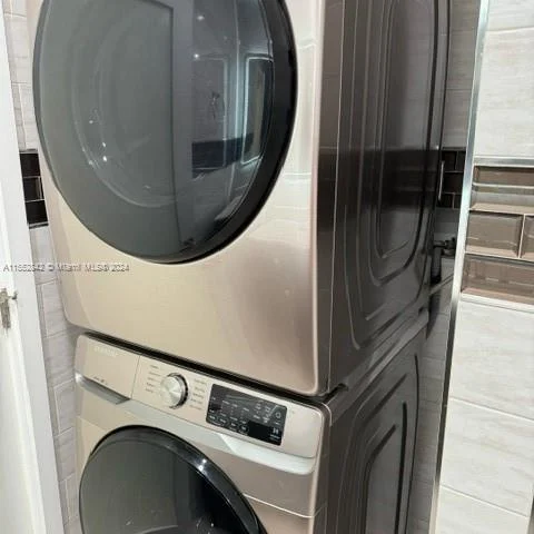 18230 NW 86th Ave, Hialeah FL 33015