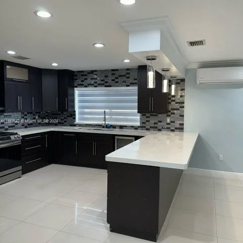 18230 NW 86th Ave, Hialeah FL 33015