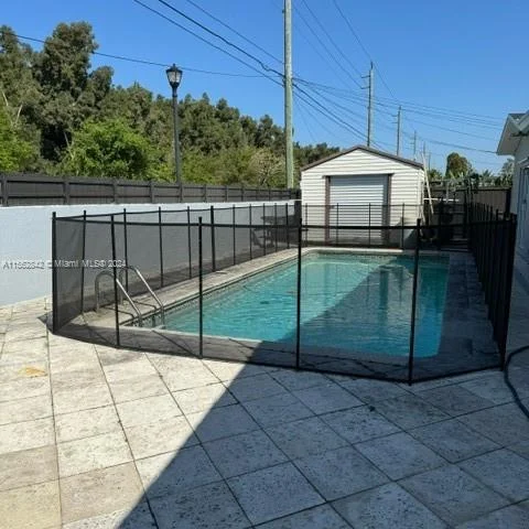 18230 NW 86th Ave, Hialeah FL 33015