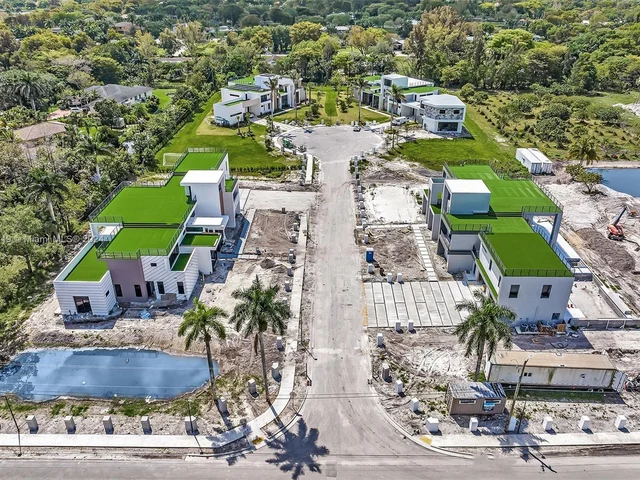 2341 SW 108th Ter, Davie FL 33324