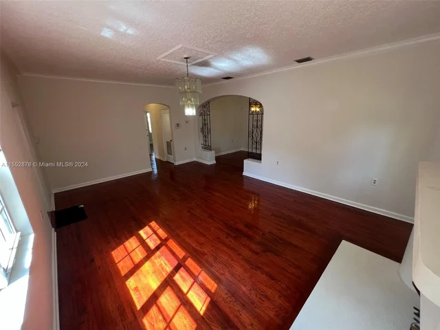 695 NE 81st St # 1, Miami FL 33138