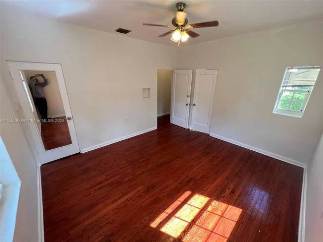 695 NE 81st St # 1, Miami FL 33138