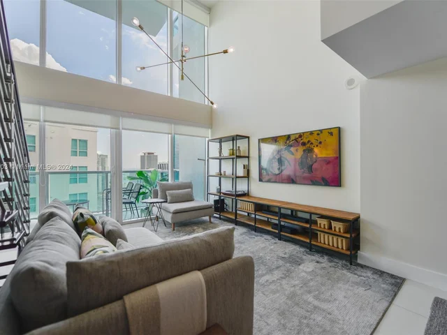 41 SE 5th St # 2315, Miami FL 33131