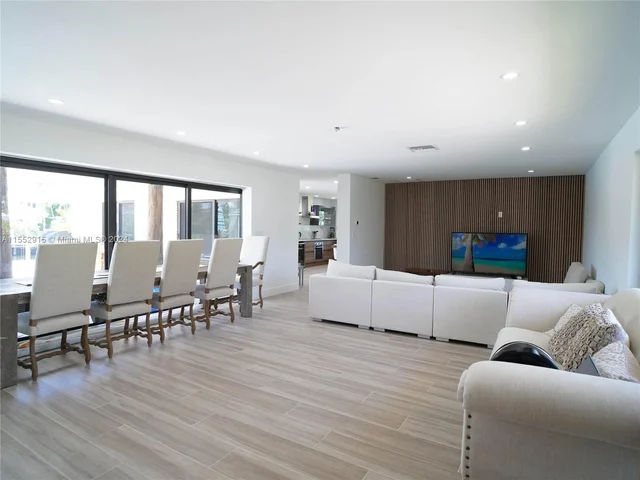 2880 NE 23rd Pl, Pompano Beach FL 33062