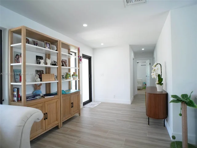 2880 NE 23rd Pl, Pompano Beach FL 33062