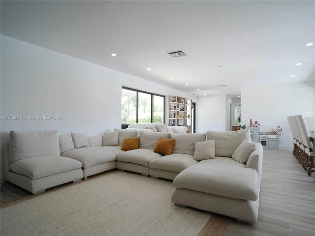 2880 NE 23rd Pl, Pompano Beach FL 33062