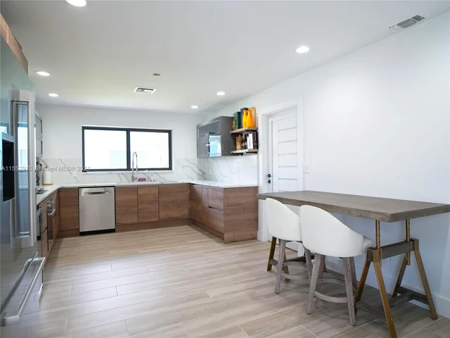 2880 NE 23rd Pl, Pompano Beach FL 33062