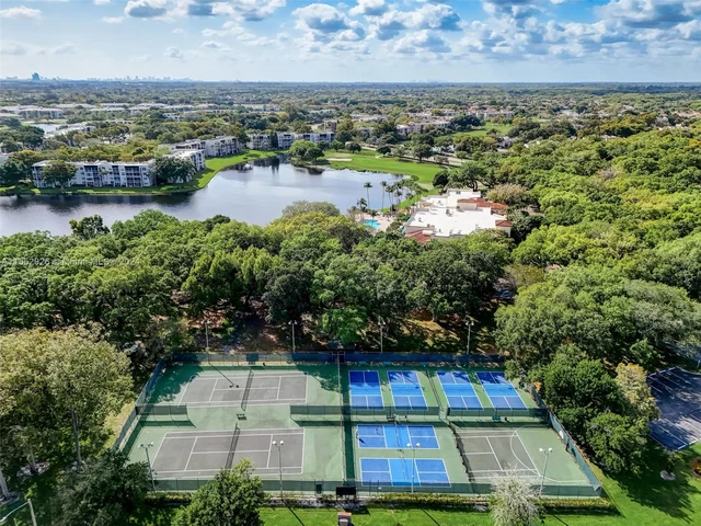 9470 Poinciana Place # 104, Davie FL 33324