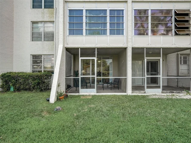 9470 Poinciana Place # 104, Davie FL 33324