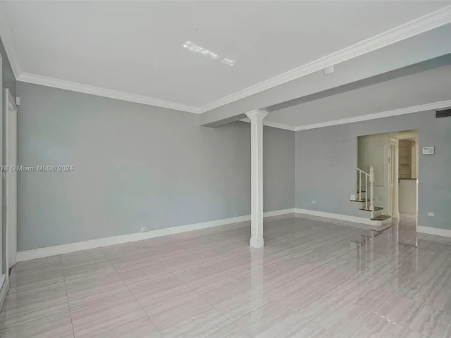 633 85th St, Miami Beach FL 33141