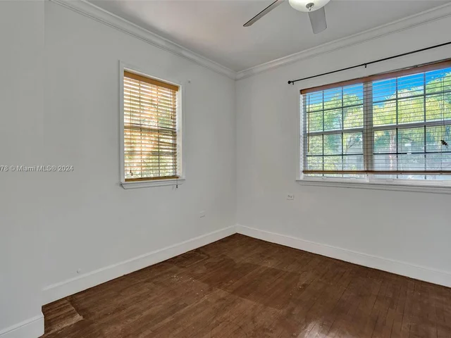 633 85th St, Miami Beach FL 33141