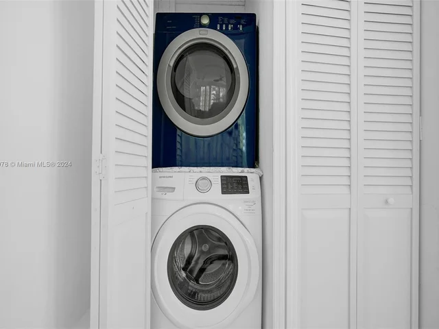 633 85th St, Miami Beach FL 33141