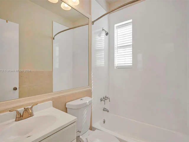 633 85th St, Miami Beach FL 33141