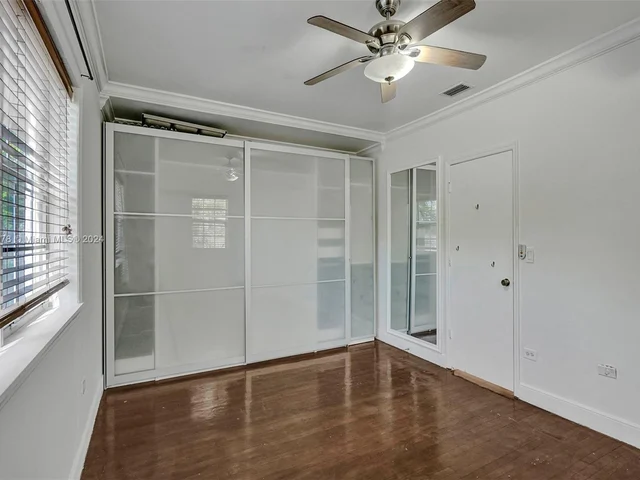 633 85th St, Miami Beach FL 33141