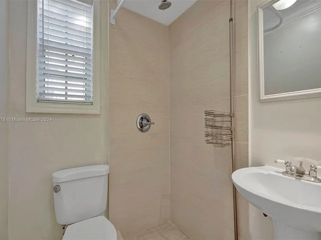 633 85th St, Miami Beach FL 33141