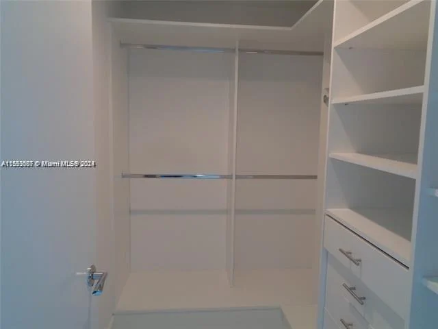 2950 NE 188th St # 521, Aventura FL 33180