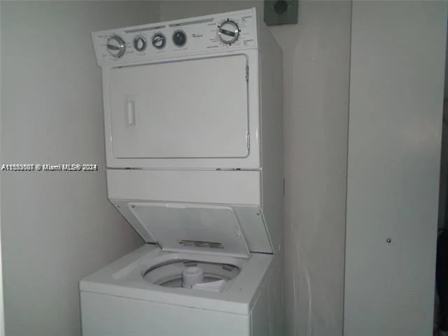 2950 NE 188th St # 521, Aventura FL 33180