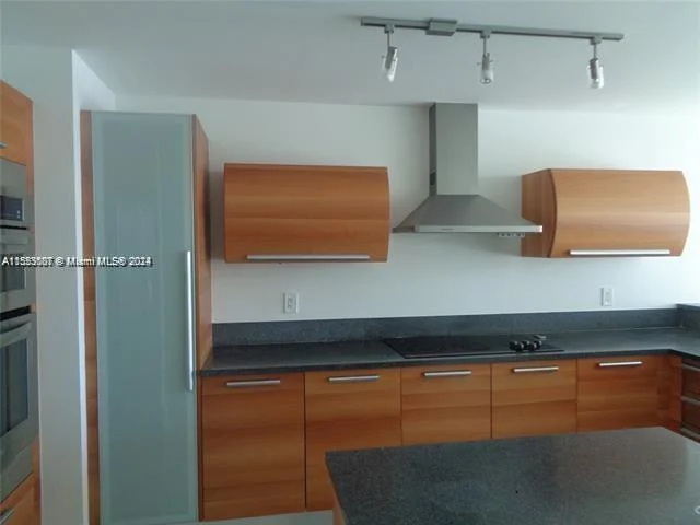 2950 NE 188th St # 521, Aventura FL 33180