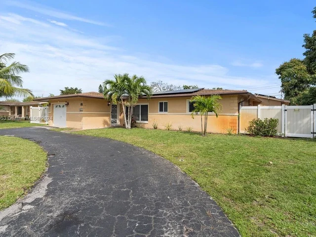 4861 NW 7th St # 0, Plantation FL 33317