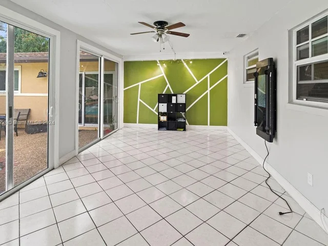 4861 NW 7th St # 0, Plantation FL 33317