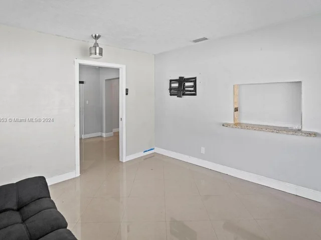 4861 NW 7th St # 0, Plantation FL 33317