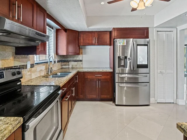 4861 NW 7th St # 0, Plantation FL 33317