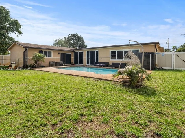 4861 NW 7th St # 0, Plantation FL 33317