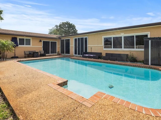 4861 NW 7th St # 0, Plantation FL 33317