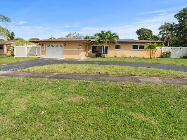 4861 NW 7th St # 0, Plantation FL 33317