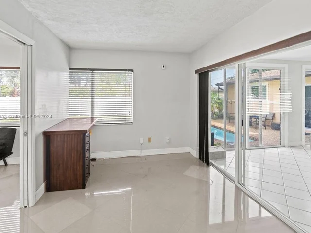 4861 NW 7th St # 0, Plantation FL 33317