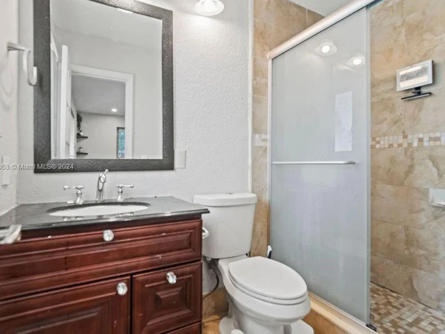 4861 NW 7th St # 0, Plantation FL 33317