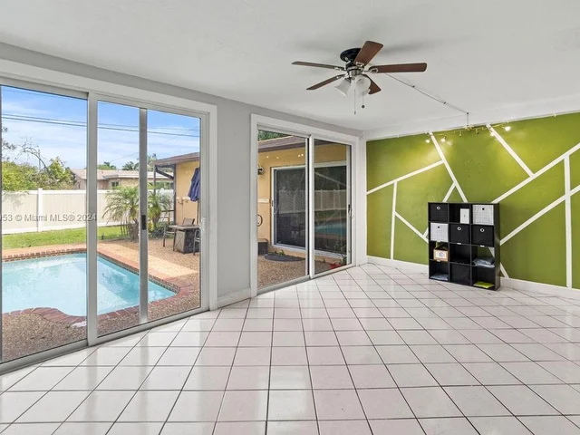 4861 NW 7th St # 0, Plantation FL 33317