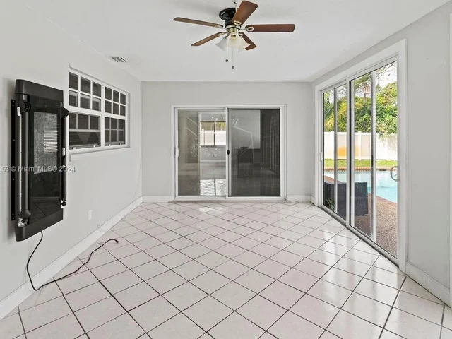 4861 NW 7th St # 0, Plantation FL 33317