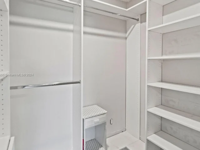 4861 NW 7th St # 0, Plantation FL 33317