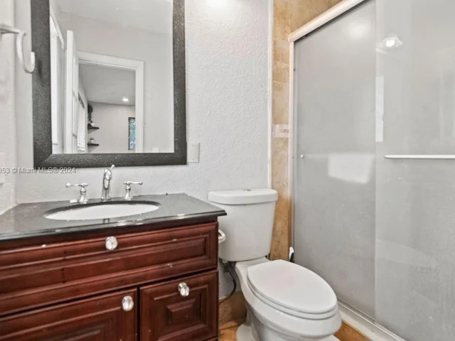 4861 NW 7th St # 0, Plantation FL 33317