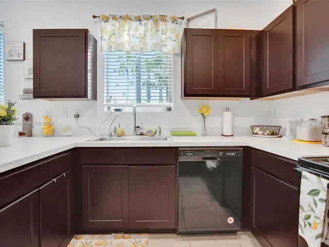 20810 NW 14th Ct, Miami Gardens FL 33169