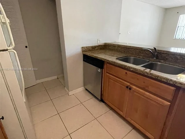 540 S Park Rd # 9, Hollywood FL 33021