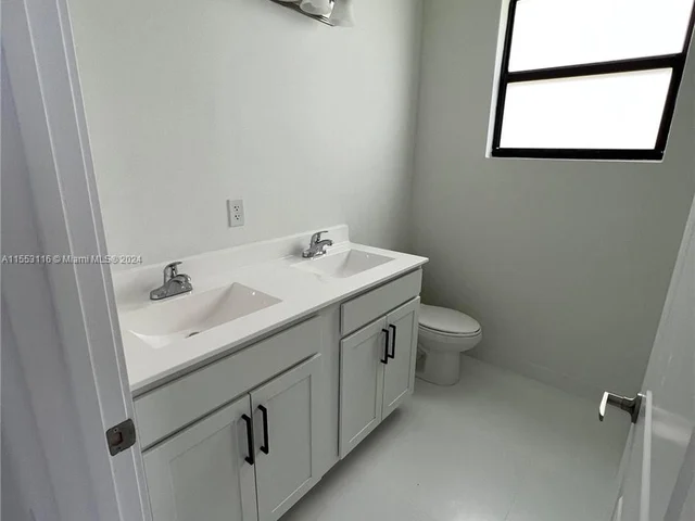 14548 SW 23rd Ter, Miami FL 33175