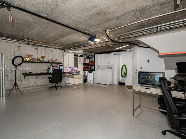 2981 NE 185th St # 1805, Aventura FL 33180