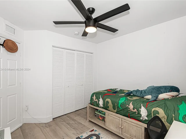 2981 NE 185th St # 1805, Aventura FL 33180