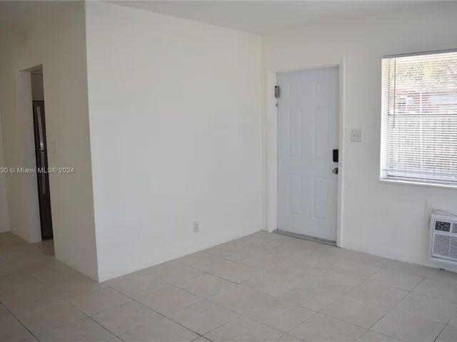 55 SW 13th St # 1, Dania Beach FL 33004