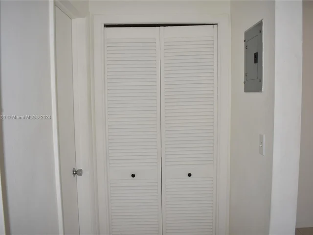 55 SW 13th St # 1, Dania Beach FL 33004