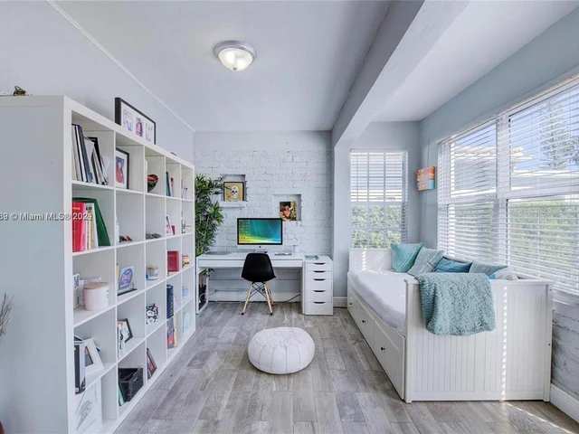 1561 71st St, Miami Beach FL 33141