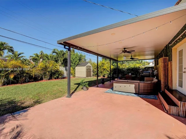 1561 71st St, Miami Beach FL 33141