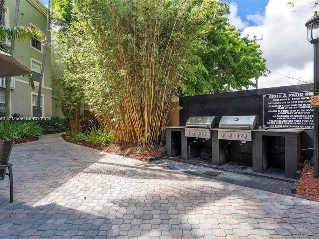 1919 Van Buren St # 701A, Hollywood FL 33020